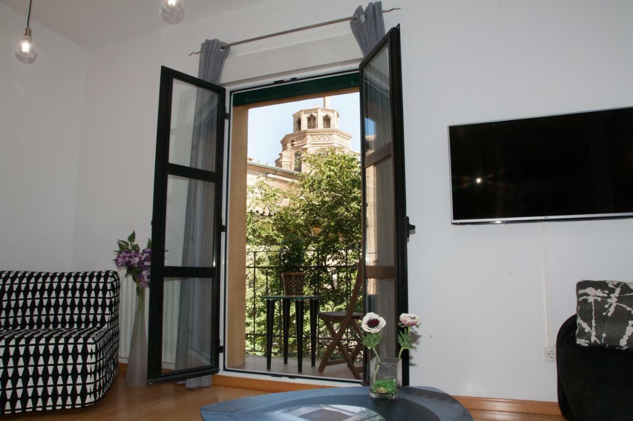 Dean Dos Catedrales Apartment Zaragoza Exterior photo