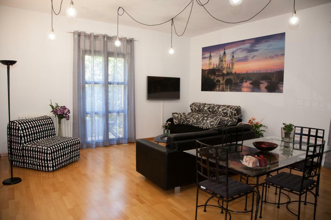 Dean Dos Catedrales Apartment Zaragoza Exterior photo